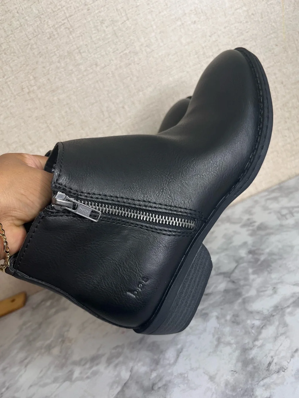 b. o. c. Womens Black Booties Side Zipper Block Heel Ankle Boots